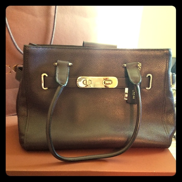 Oxblood Coach Full sized handbag - Picture 1 of 2